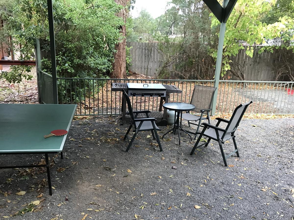 Tim'S Place Hostel Halls Gap Exterior foto